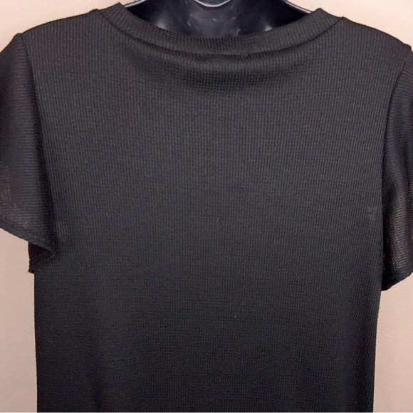 Medium Heimish Black Waffle Knit Top Short Sleeve White Lace Accent Vneck Stretc - Picture 7 of 13